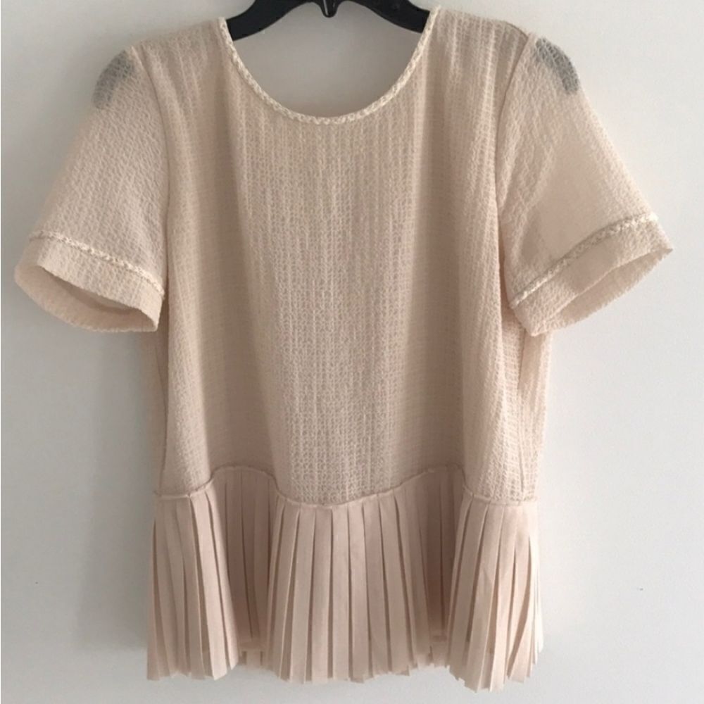 Carolina Belle pleated book top - Picture 7 of 11